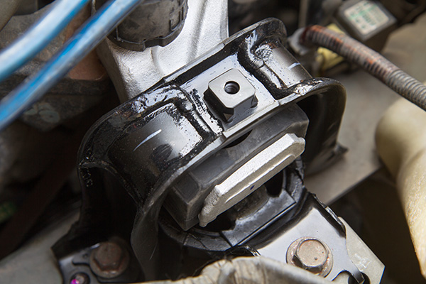 How Diagnosing Bad Motor Mounts Can Stop the Shake and Rattle Of Your Car